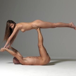 Голые женщина и мужчина