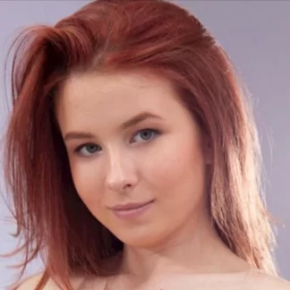 Бутон красивой девушки