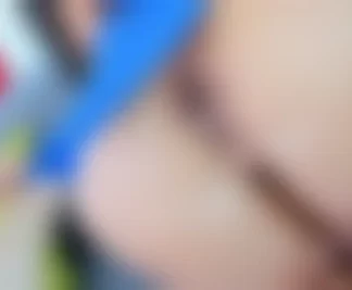 Женщины показывают анальные дырочки №4 (33 фото)