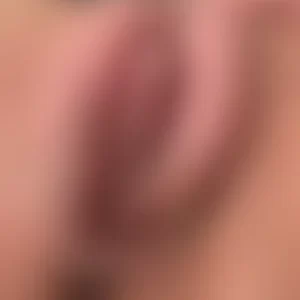 Большая вульва с надутыми половыми губами