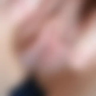 Красивое влагалище с длинными половыми губами и клитором посередине