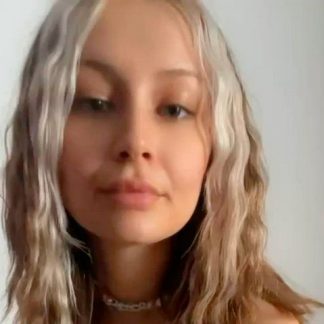 милое личико блондинки