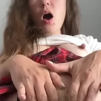 Зачесалась волосатая писька женщины в чулках